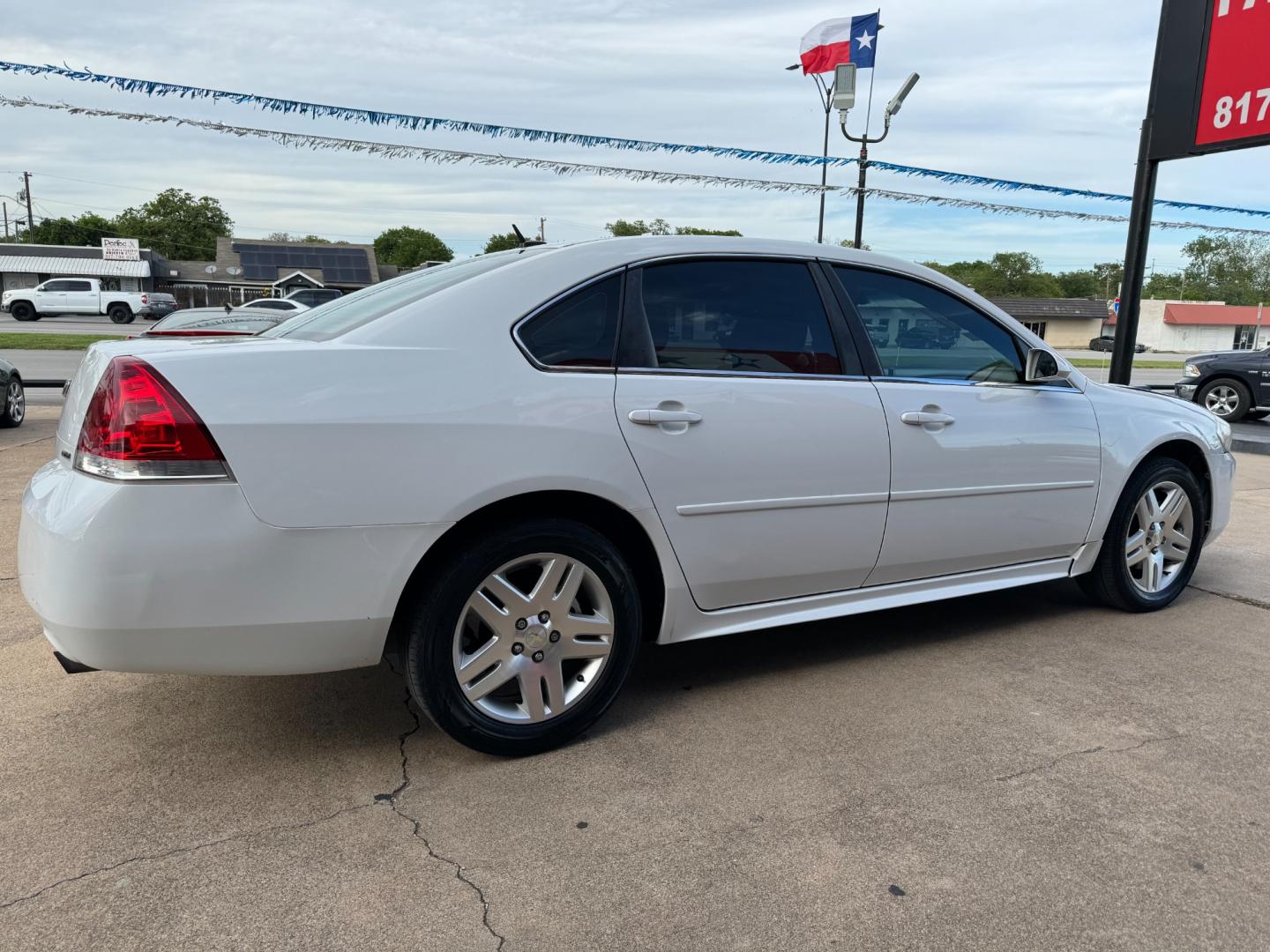 2016 WHITE CHEVROLET IMPALA LIMITED LT (2G1WB5E3XG1) , located at 5900 E. Lancaster Ave., Fort Worth, TX, 76112, (817) 457-5456, 0.000000, 0.000000 - Photo#3